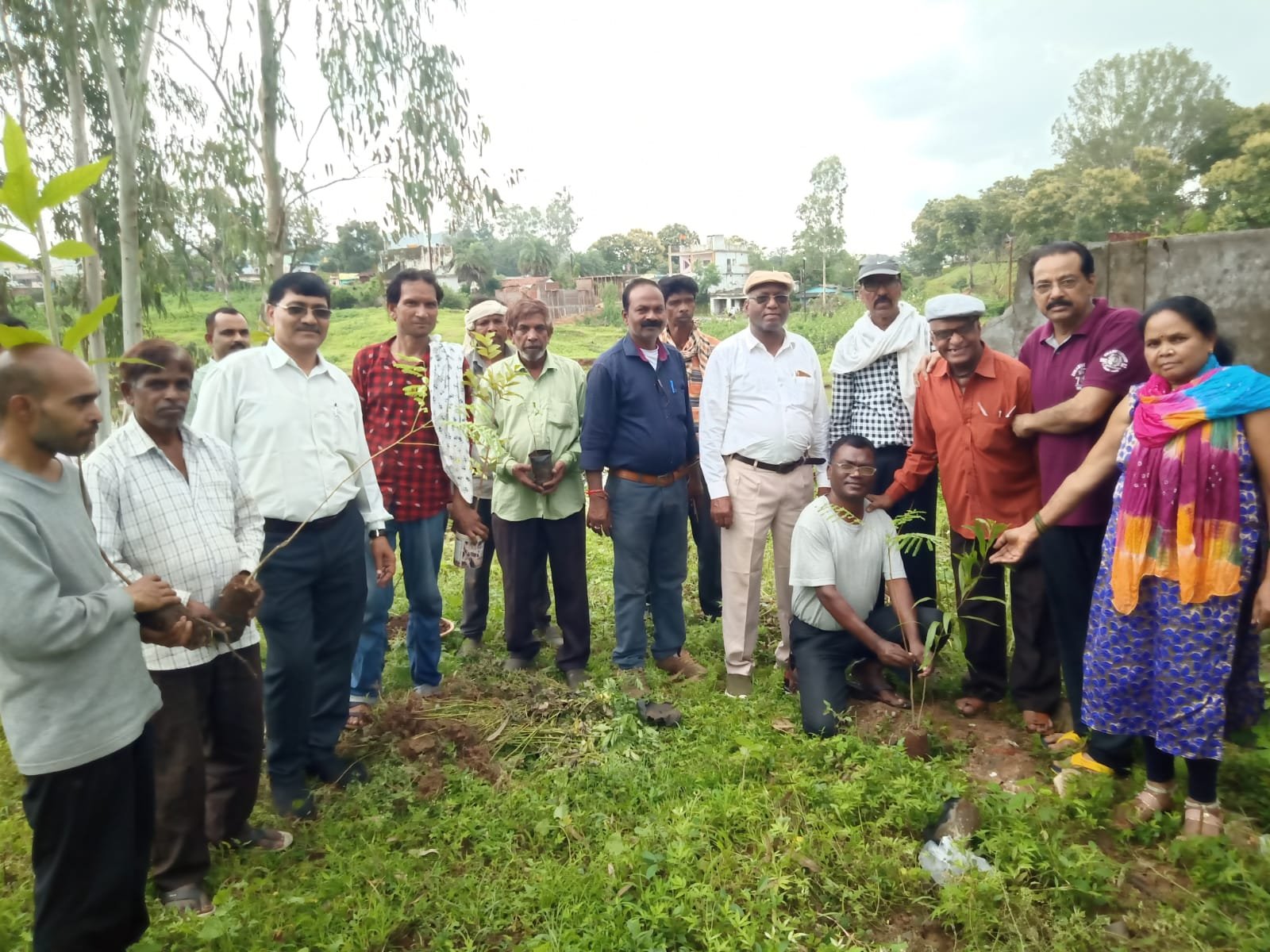 दमुआ मोक्ष धाम में लायंस सेवा समिति दमुआ के तत्वाधान में किया गया वृक्षारोपण | New India Times