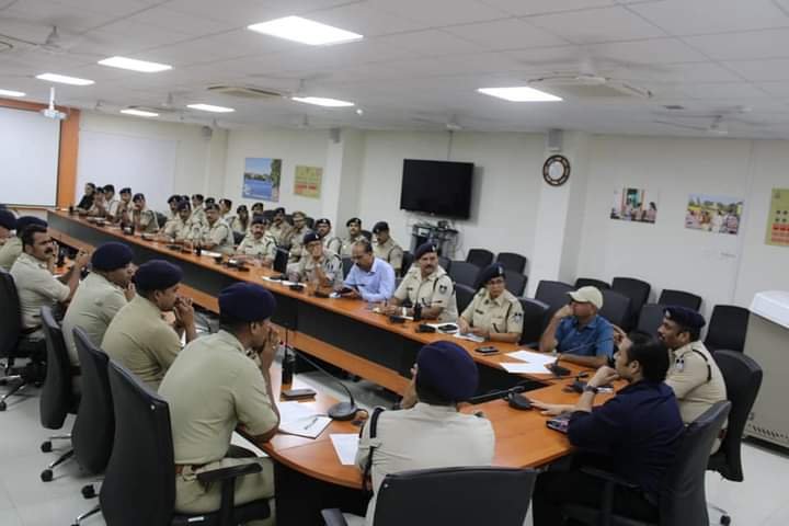 गणेशोत्सव पर्व के दौरान शान्ति व सुरक्षा व्यवस्था के मद्देनजर पुलिस अधिकारियों की हुई बैठक | New India Times