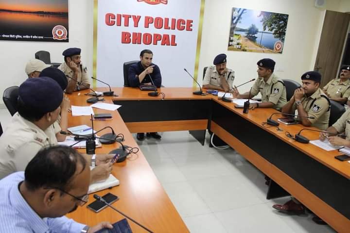 गणेशोत्सव पर्व के दौरान शान्ति व सुरक्षा व्यवस्था के मद्देनजर पुलिस अधिकारियों की हुई बैठक | New India Times