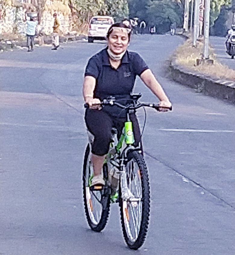 सौरभ और श्वेता गुप्ता लोगों को कर रहे हैं स्वास्थ्य के प्रति जागरूक, शरीर प्रभु का दिया अनमोल उपहार है इसे स्वस्थ और निरोग रखें: सौरभ गुप्ता. आधा से एक घंटा साईकिलिंग करने से रख सकते हैं शरीर को स्वस्थ: श्वेता गुप्ता | New India Times