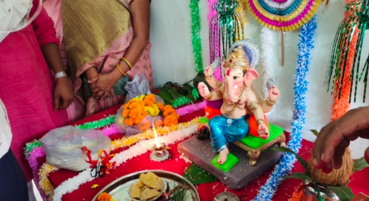 शुभ मुहूर्त में घर घर बिराजे गणपति गजानंद, मेघनगर नगर परिषद में भी की गई गणपति बप्पा की स्थापना | New India Times