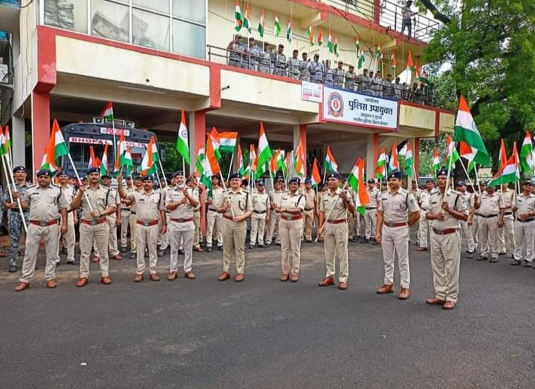 हर घर तिरंगा अभियान के तहत नगरीय पुलिस ने निकाली तिरंगा रैली | New India Times