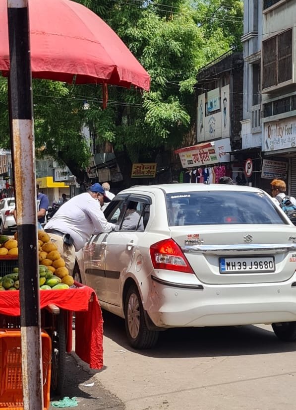 इंटर डिस्ट्रिक्ट्स वाहन चालकों का बड़ा सिरदर्द, ट्रैफिक पुलिस कर्मी का गाड़ी रोको और वसूली करो आभियान जोरों पर 3 इंटर डिस्ट्रिक्ट्स वाहन चालकों का बड़ा सिरदर्द, ट्रैफिक पुलिस कर्मी का गाड़ी रोको और वसूली करो आभियान जोरों पर | New India Times