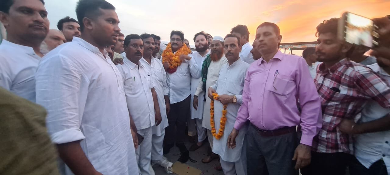 बाड़ी मुस्लिम समाज के अध्यक्ष शहीद सैफ के नेतृत्व में वक्फ बोर्ड के चेयरमैन खानू खान का हुआ जोरदार स्वागत | New India Times