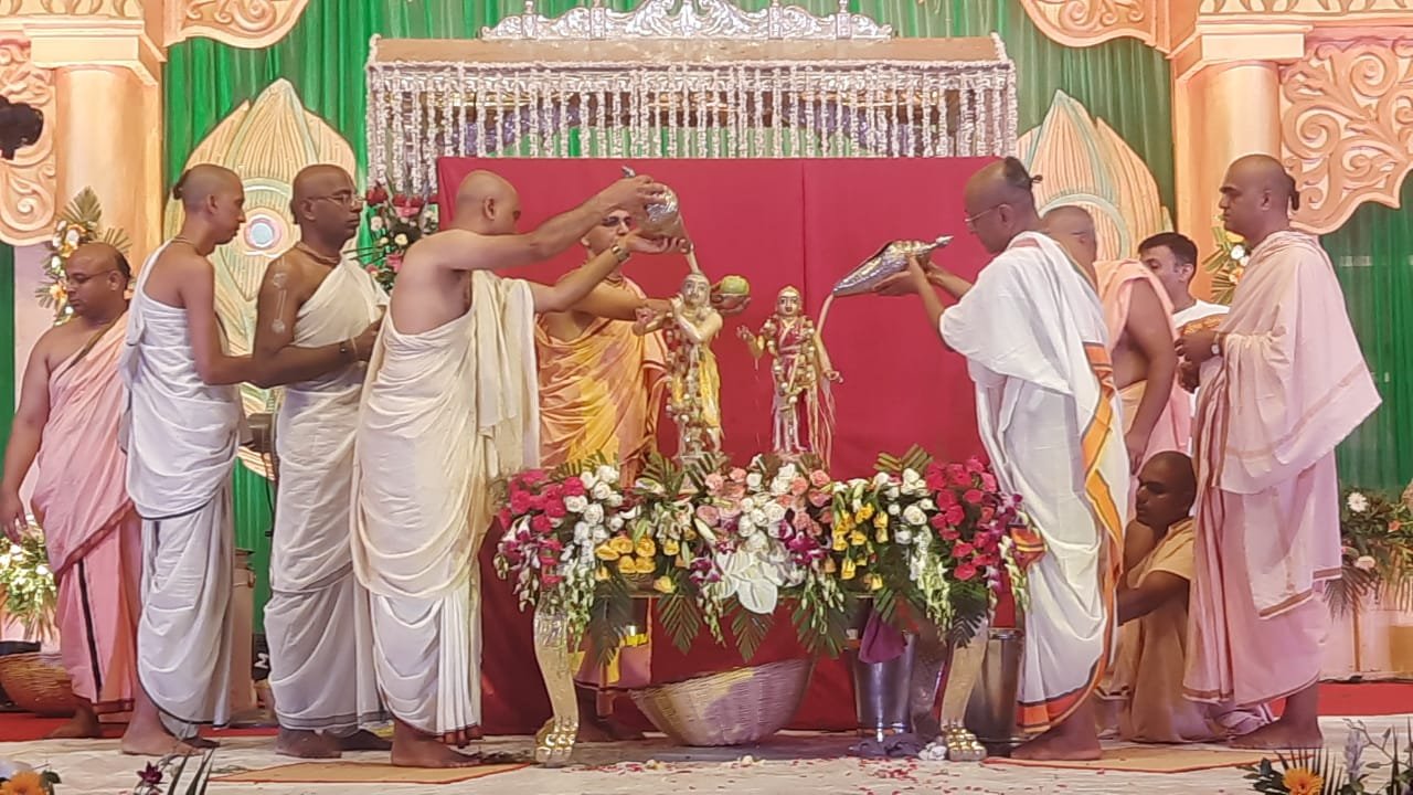 हर्षाेंउल्लास के साथ मनाया गया राधाष्टमी महामहोत्सव, फूल बंगला, 56 भोग, विद्युत सज्जा, महाभिषेक, हरिनाम संकीर्तन रहा आकर्षण का केन्द्र | New India Times