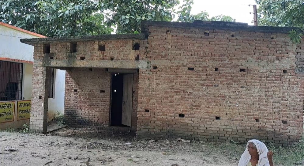 17 वर्षों में पूर्ण नहीं हुआ आंगनवाड़ी केंद्र का निर्माण कार्य, जिम्मेदार बेपरवाह | New India Times