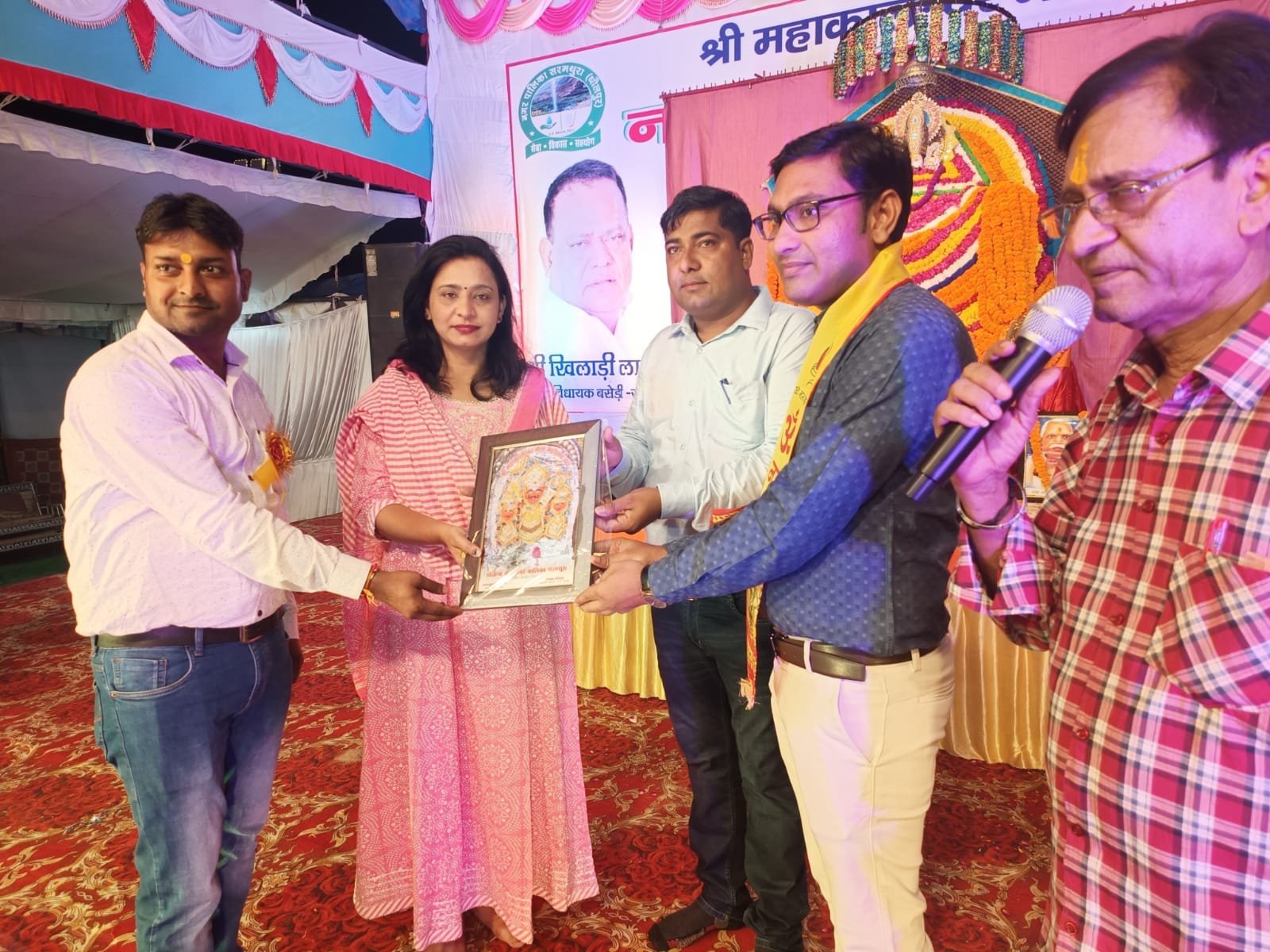 सरमथुरा महाकालेश्वर मेला मंडली ने धौलपुर मुख्य अतिथि कांग्रेस नेत्री शालिनी शर्मा का किया स्वागत सम्मान | New India Times