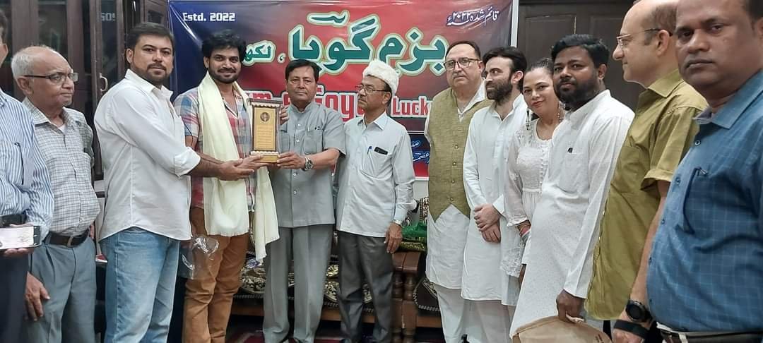 बुरहानपुर के प्रख्यात शायर एवं लेखक डॉक्टर वासिफ यार को लखनऊ में मिला फ़कीर मोहम्मद गोया अवार्ड | New India Times