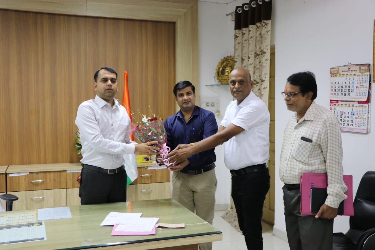कलेक्टर होंगे नगर पालिका झाबुआ के प्रशासक, सीएमओ एवं स्टॉफ के द्वारा किया गया अभिनंदन | New India Times