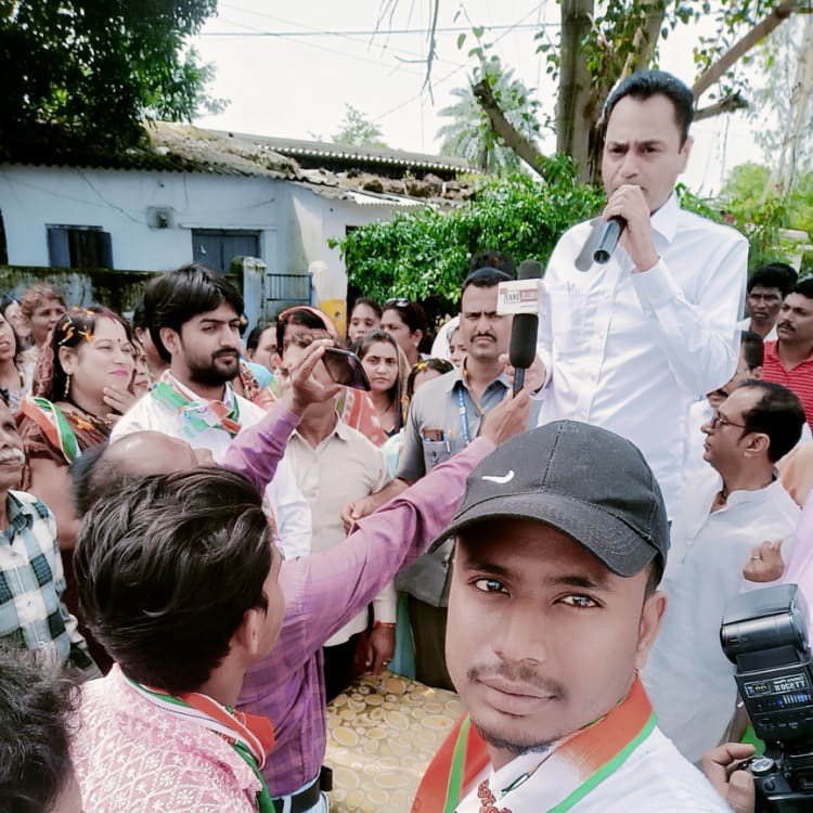 नगरी निकाय चुनाव में कांग्रेस ने झोंकी ताकत, कांग्रेस प्रत्याशियों के लिए सांसद नकुलनाथ ने मांगे वोट | New India Times