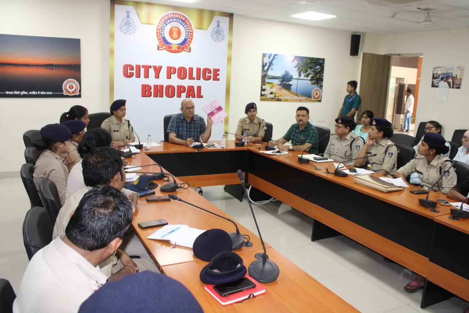 नवरात्रि पर्व में महिला ऊर्जा डेस्क एवं बाल कल्याण की टीम श्रद्धालुओं को करेगी जागरूक | New India Times