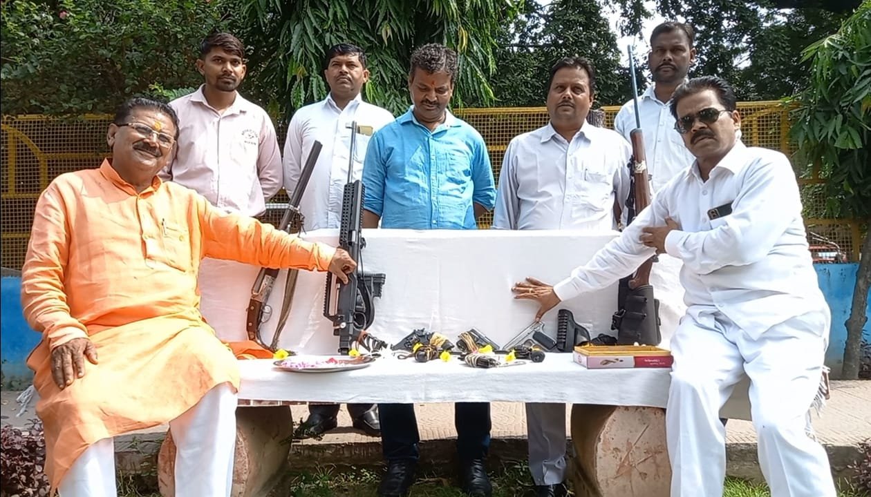 मुरादाबाद तुरैहा कश्यप विकास समिति द्वारा अंबेडकर पार्क में शस्त्र पूजन का किया गया आयोजन | New India Times