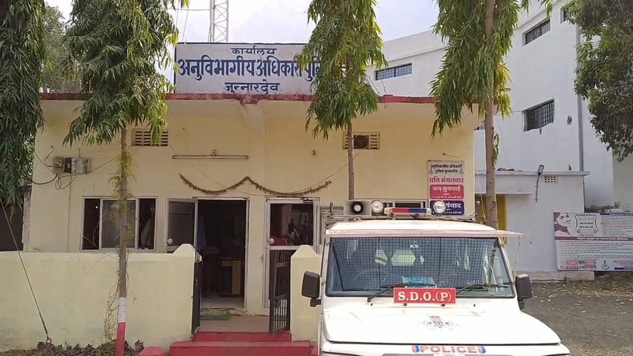 नशा मुक्त अभियान के अंतर्गत शराब माफियाओं पर पुलिस ने की कार्यवाही | New India Times