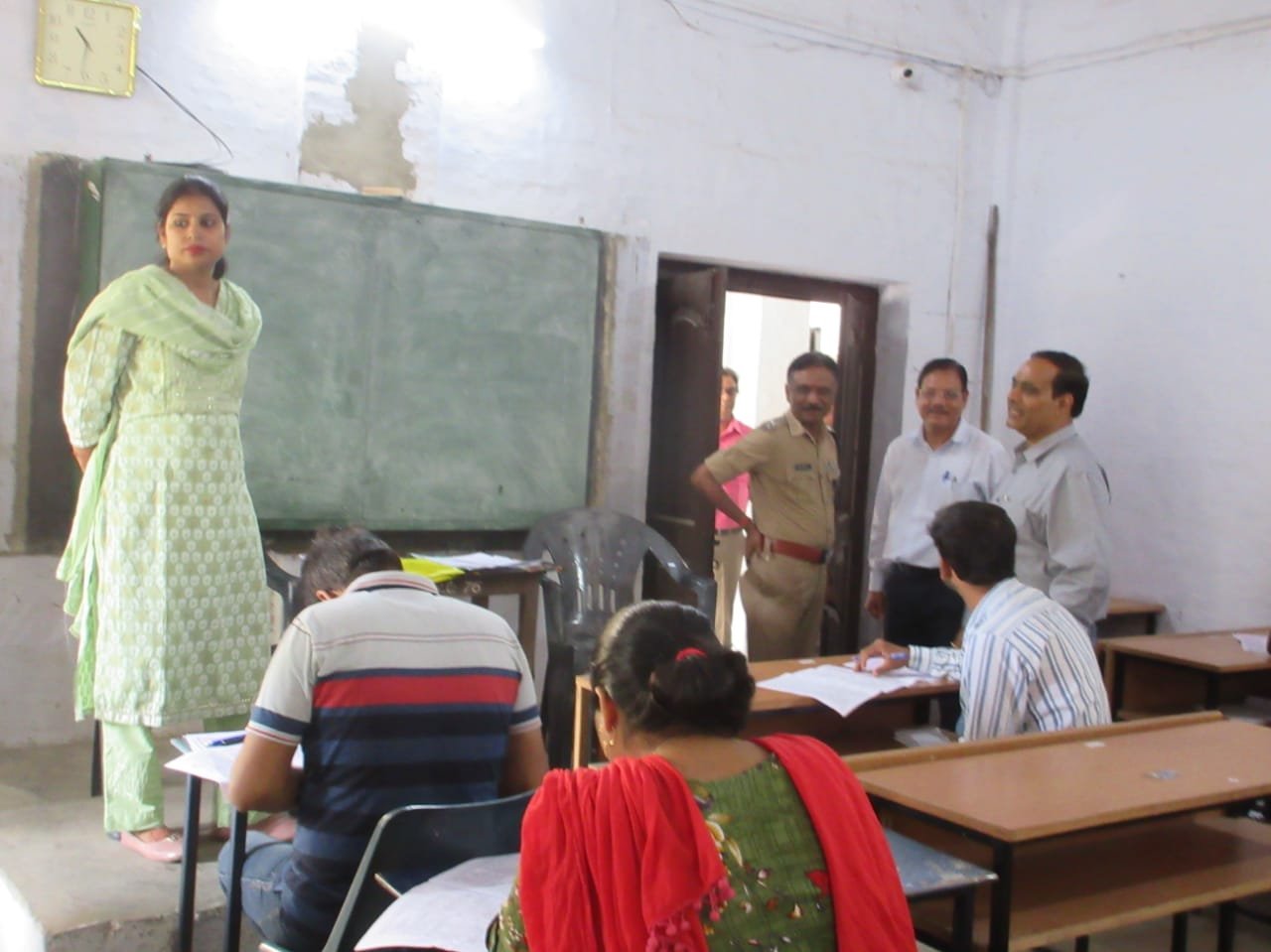 डीएम व एसपी ने परीक्षा स्थल का किया निरीक्षण | New India Times