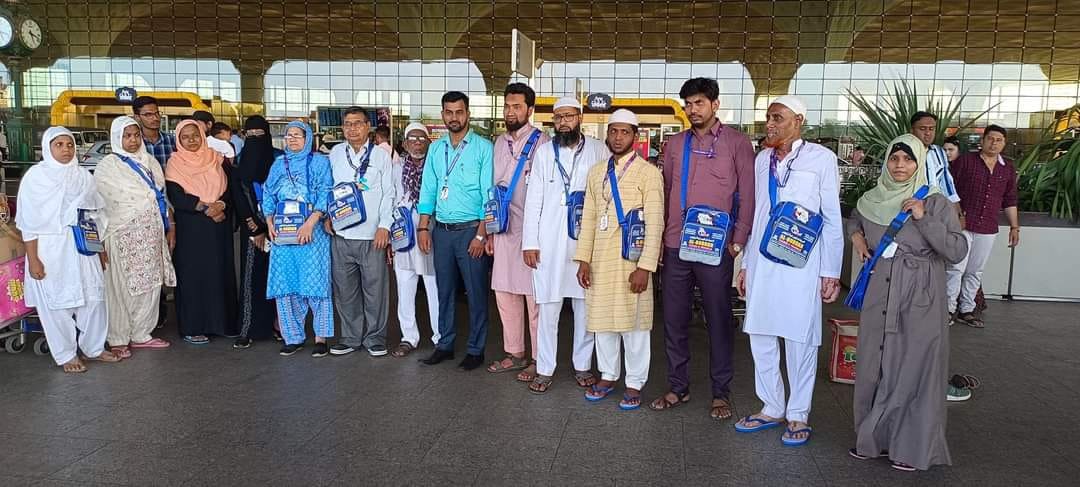 शाही जामा मस्जिद बुरहानपुर के पेश इमाम सहित एक दर्जन तीर्थ यात्री पवित्र उमरा यात्रा हेतु मक्का मदीना के लिए हुए रवाना | New India Times