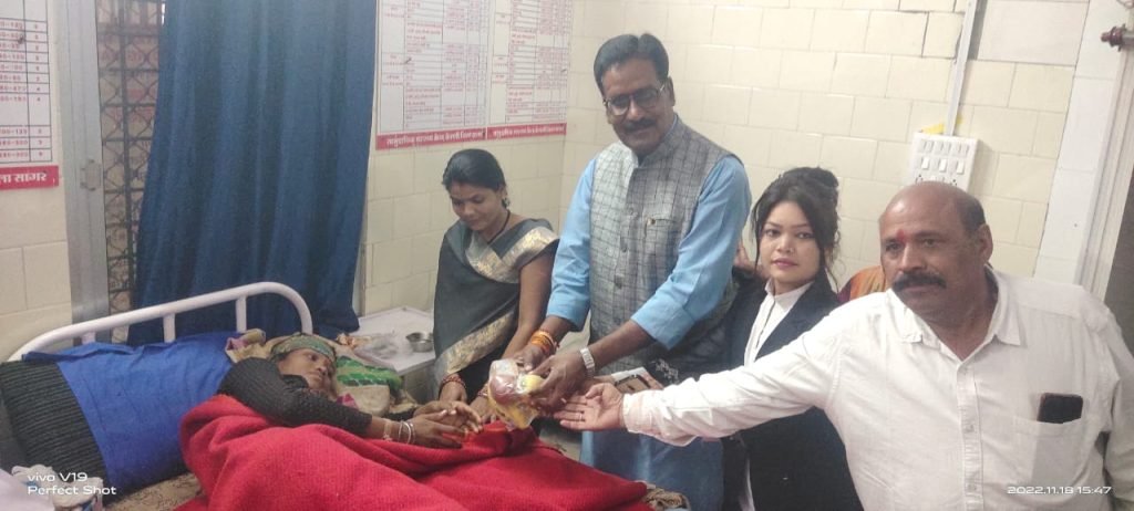 पूर्व मुख्यमंत्री कमलनाथ के जन्मदिवस पर रक्तदान शिविर का आयोजन, आदिवासी बाहुल्य क्षेत्र में बच्चों के बीच मनाया गया जन्मदिवस | New India Times