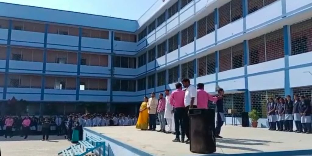 सेंट अर्नाल्ड स्कूल में बास्केट बॉल प्रतियोगिता का हो रहा है आयोजन, बालिकाओं ने किया आकर्षक प्रदर्शन | New India Times