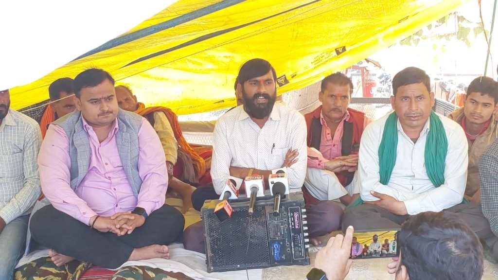 जनता की दर्द भरी आवाज जनप्रतिनिधियों के कानों तक नहीं पहुंच पा रही है, निष्पक्ष आवाज उठाने वालों पर शासन प्रशासन कर रहा है कार्रवाई: श्यामू शुक्ला | New India Times