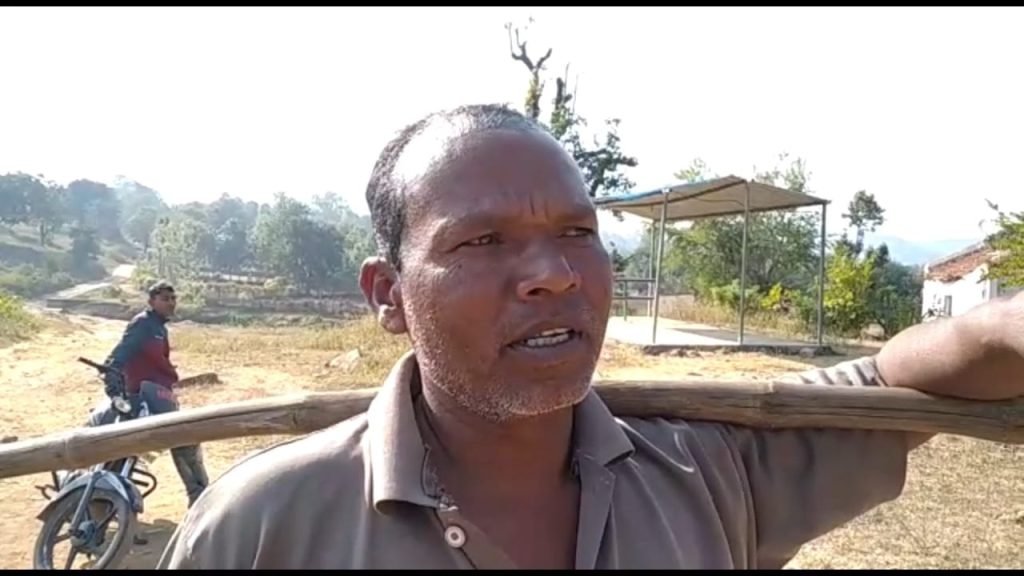 पेयजल समस्या से जनता परेशान, जिम्मेदार बेखबर, मीलों दूर से नदी से कर रहे पेयजल आपूर्ति, गर्मी में क्या होगा हाल 2 पेयजल समस्या से जनता परेशान, जिम्मेदार बेखबर, मीलों दूर से नदी से कर रहे पेयजल आपूर्ति, गर्मी में क्या होगा हाल | New India Times