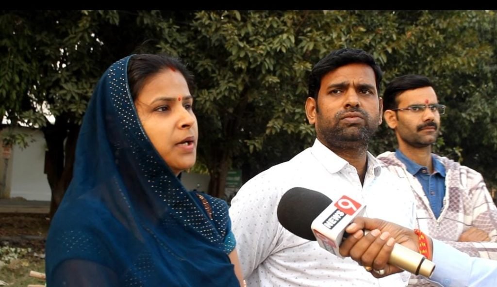 महिला के जुल्म से चार बहनों के साथ-साथ पुलिस भी हुई परेशान | New India Times