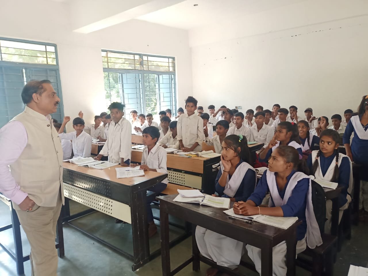 शिक्षा गुणवत्ता एवं परीक्षा परिणाम सुधार हेतु सहायक आयुक्त द्वारा चलाया जा रहा है निरीक्षण अभियान | New India Times