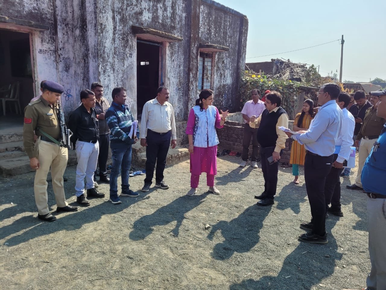 जिला कलेक्टर के लगातार भ्रमण से प्रशासनिक अमले में मचा हड़कंप | New India Times