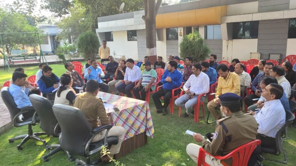 ओद्यौगिक क्षेत्र की हर कंपनी के बाहर वृक्षारोपण करें: कलेक्टर | New India Times