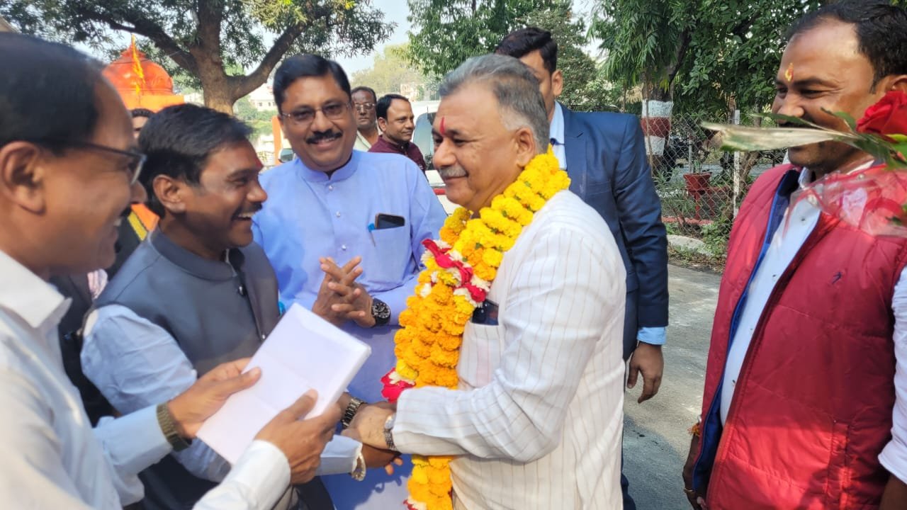 झाबुआ जिला प्रभारी मंत्री श्री इंदर सिंह परमार का झाबुआ में हुआ आगमन | New India Times