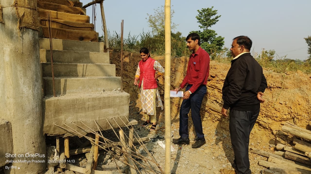 जल जीवन मिशन के अंतर्गत ग्राम पंचायत भीम फलिया एवं पिपलिया के कार्यो का कलेक्टर ने किया आकास्मिक निरीक्षण | New India Times