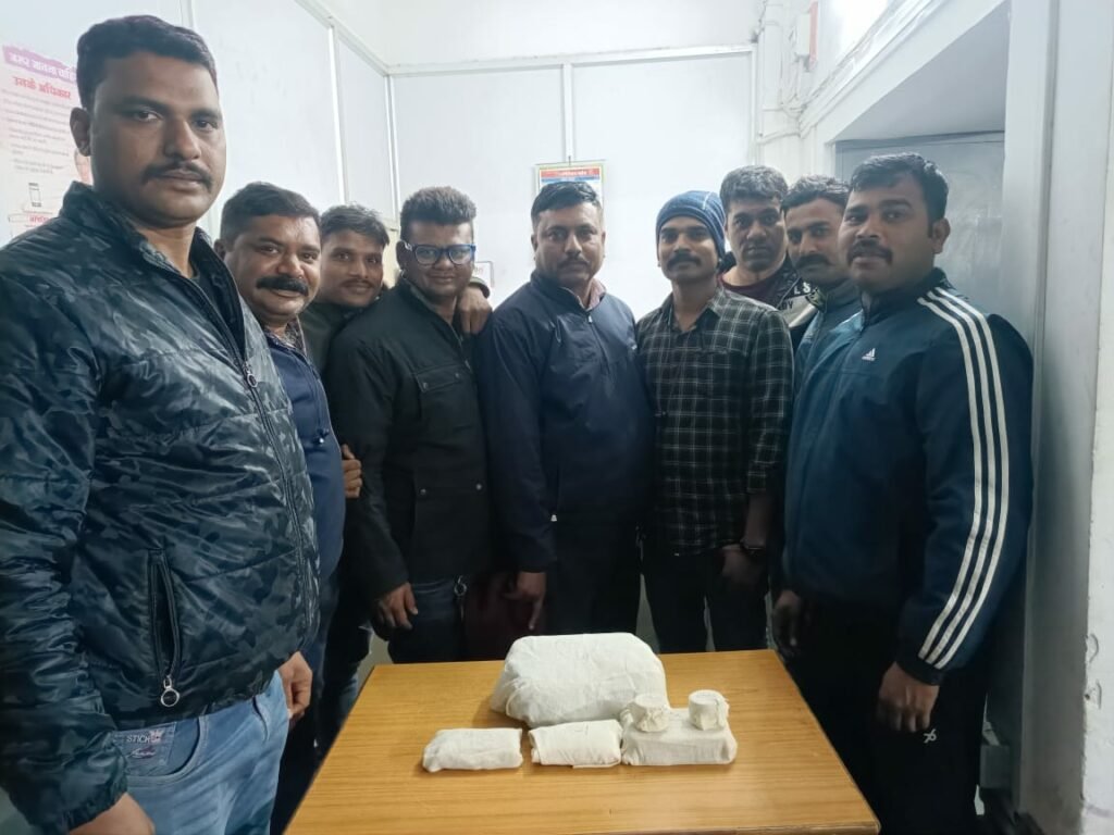 क्राइम ब्रांच टीम भोपाल द्वारा अवैध मादक पदार्थ गांजा व चरस की तस्करी करने वाले आरोपी को किया गया गिरफ्तार 2 क्राइम ब्रांच टीम भोपाल द्वारा अवैध मादक पदार्थ गांजा व चरस की तस्करी करने वाले आरोपी को किया गया गिरफ्तार | New India Times