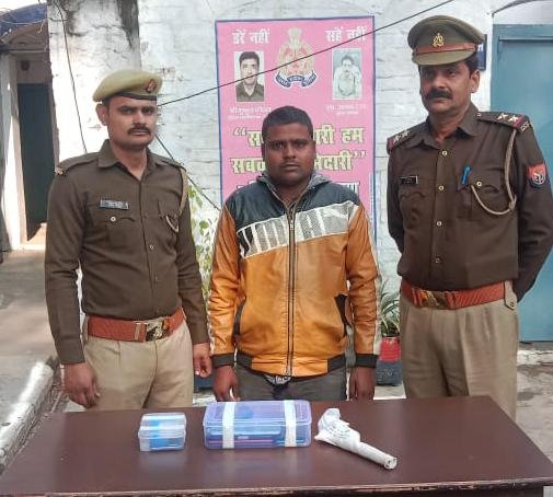 शातिर मोबाइल चोर गिरफ्तार, चोरी के 13 मोबाइल फोन बरामद | New India Times