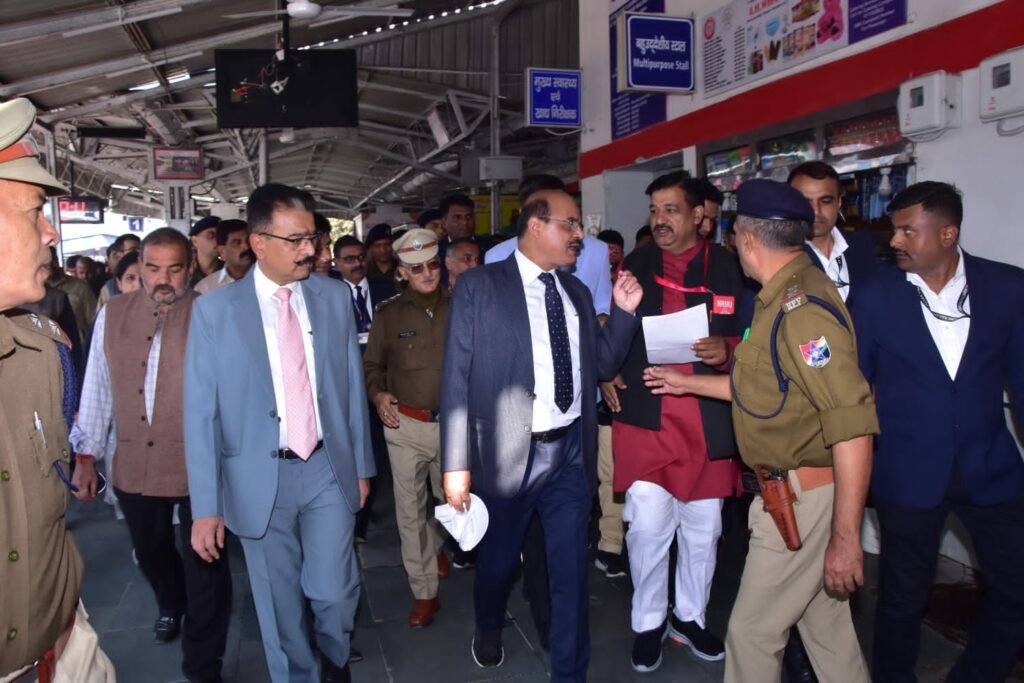 महाप्रबंधक उत्तर रेलवे के निरीक्षण हेतु शाहजहांपुर आगमन पर एडीएस नरेंद्र त्यागी के नेतृत्व में एनआरएमयू ने सौंपा 17 सूत्रीय मांगपत्र 2 महाप्रबंधक उत्तर रेलवे के निरीक्षण हेतु शाहजहांपुर आगमन पर एडीएस नरेंद्र त्यागी के नेतृत्व में एनआरएमयू ने सौंपा 17 सूत्रीय मांगपत्र | New India Times