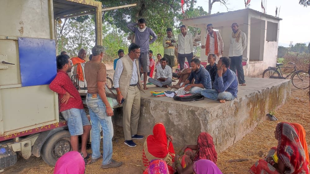 बुजुर्ग महिला को 6 महीने से नहीं मिल रहा था सरकारी राशन का गेहूं, भाजपा नेता ने तुरंत बुजुर्ग महिला की समस्या का कराया निदान | New India Times