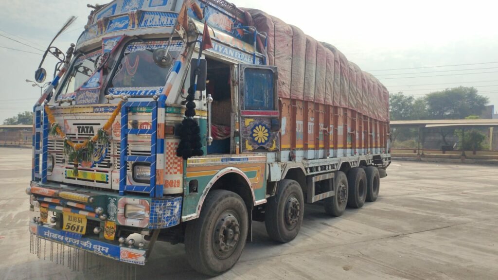 बिना अनुज्ञा के 10 लाख से अधिक का माल थांदला मंडी इंस्पेक्टर ने पकड़ा, लगाया पांच गुना जुर्माना | New India Times