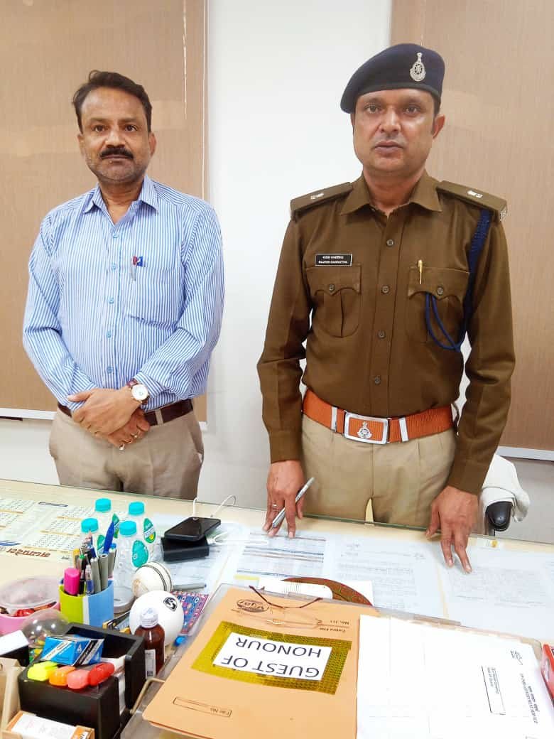 क्राइम ब्रांच एवं थाना मुरार पुलिस ने प्लॉट बेचने के नाम पर ठगी करने वाले एक इनामी आरोपी को किया गिरफ्तार | New India Times