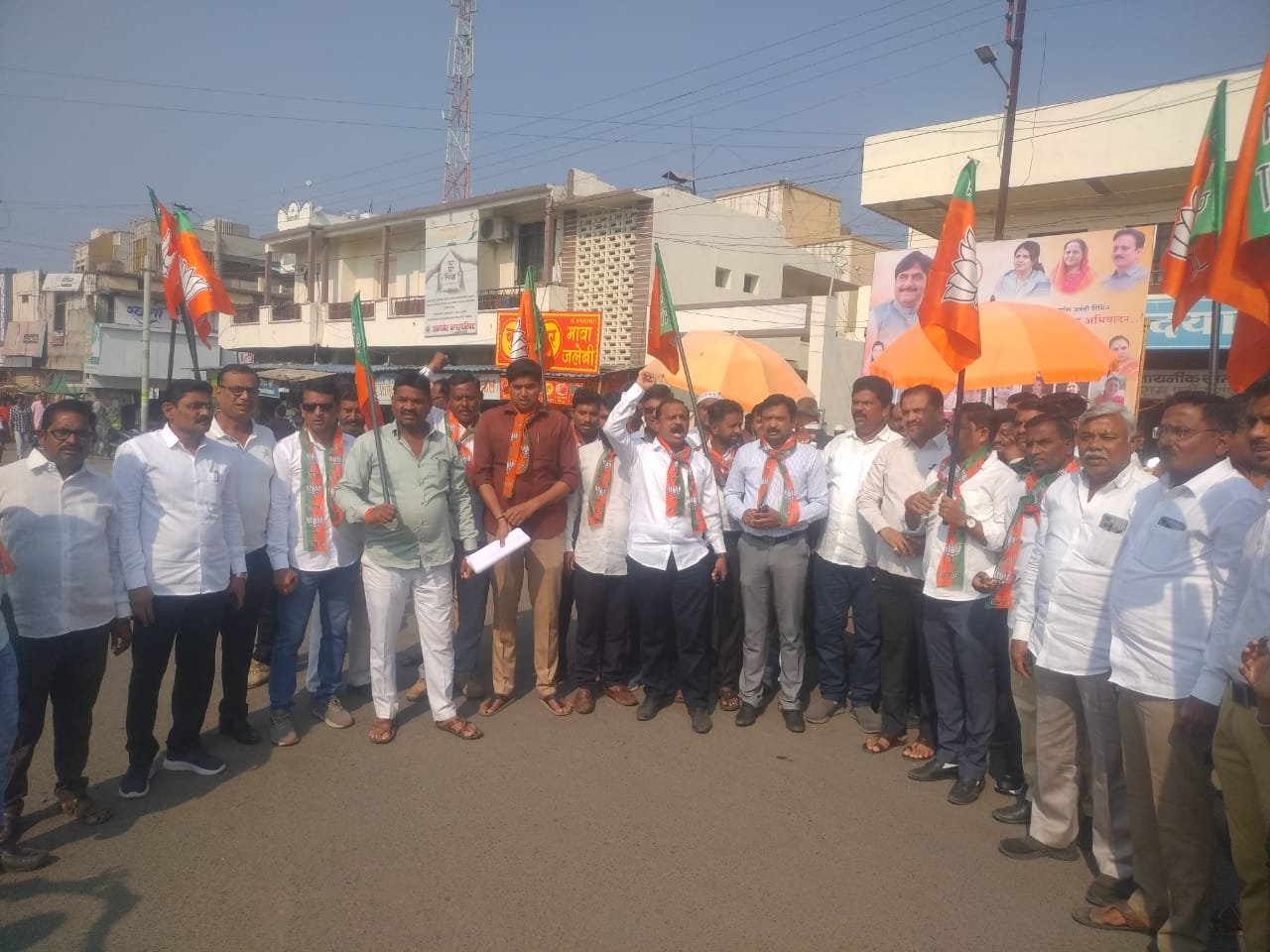 देश में धर्मांतरण की लहर के बीच संत सम्मेलन का आयोजन गलत नहीं: गिरिश महाजन | New India Times