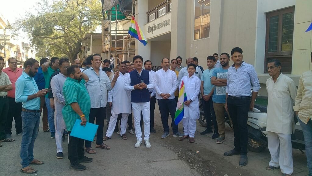 मेघनगर सकल जैन समाज ने रैली निकाल कर किया विरोध प्रदर्शन, प्रधानमंत्री के नाम का सौंपा ज्ञापन | New India Times