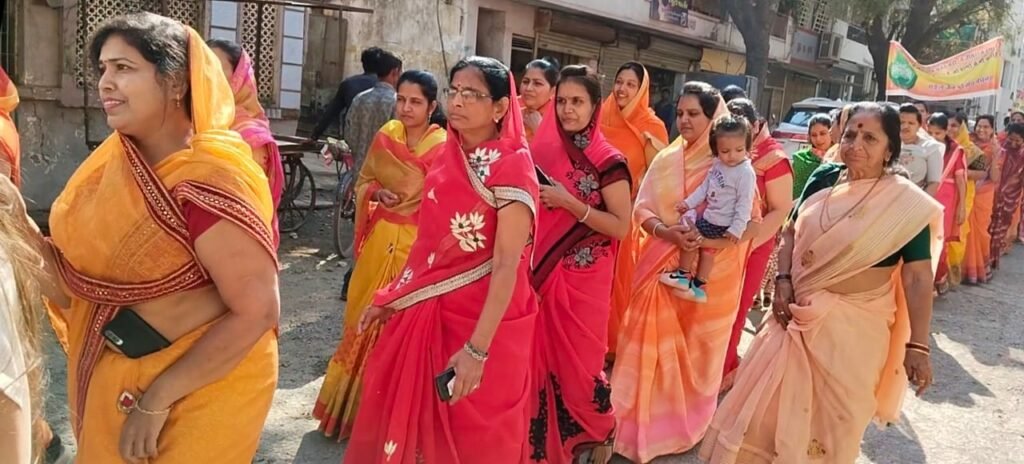 मेघनगर सकल जैन समाज ने अपने व्यापार बन्द रख कर राष्ट्रपति एवं प्रधानमंत्री के नाम पुलिस कप्तान को सौंपा ज्ञापन, मेघनगर, झाबुआ, थान्दला, राणापुर सहित समुचा ज़िला रहा बन्द | New India Times