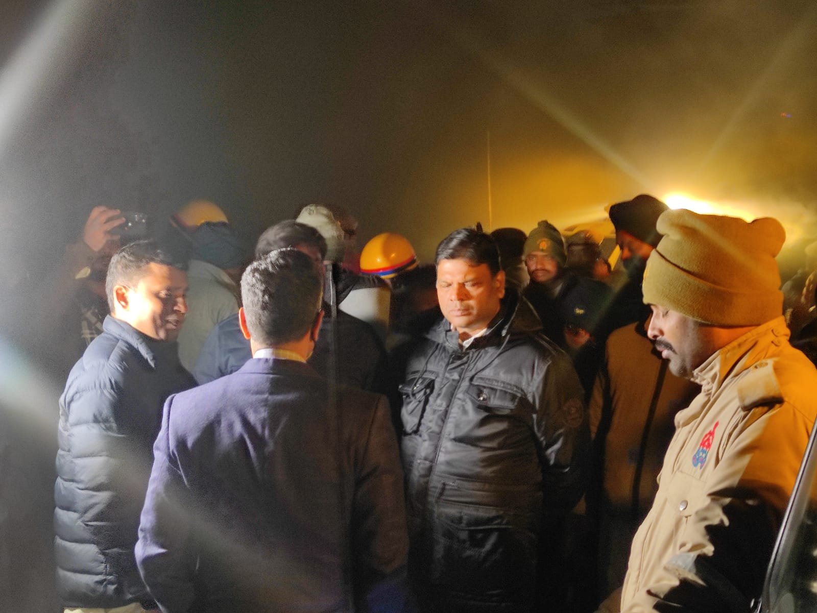 रैन बसेरे का औचक निरीक्षण कर जिलाधिकारी ने लिया व्यवस्थाओं का जायजा | New India Times