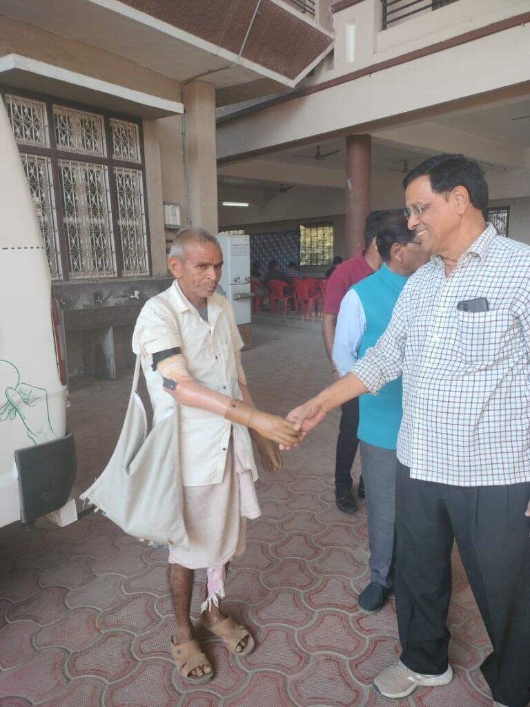 रोटरी क्लब अपना मेघनगर के तत्वावधान में एवं इनाली फाउंडेशन पुर्ण के सौजन्य से दो दिवसीय निःशुल्क बैटरी चलित यांत्रिकी कृत्रिम हाथ शिवर का हुआ सफल आयोजन | New India Times