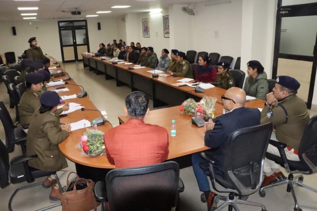 महिला हिंसा उन्मूलन जागरूकता अभियान का एडीजीपी ग्वालियर ने किया समापन | New India Times