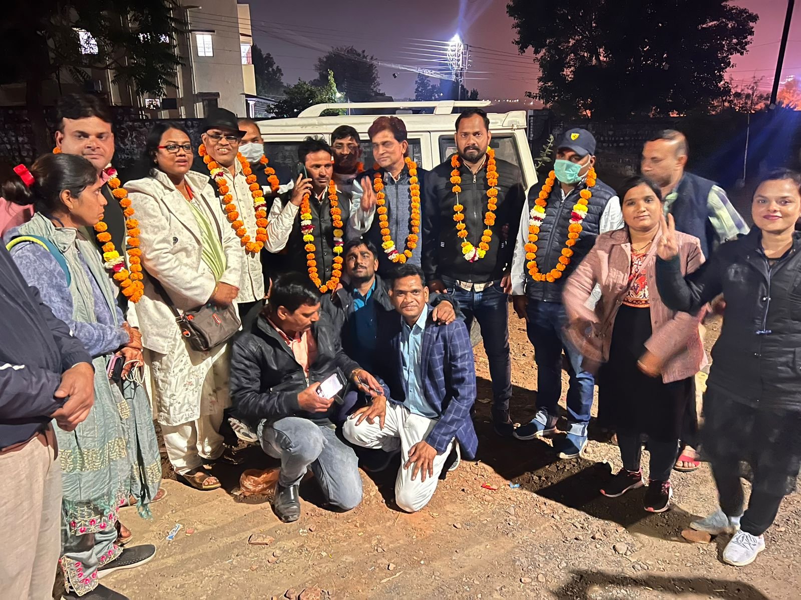 सेन्ट्रल जेल‌ से रिहा हुए संविदा स्वास्थ्य कर्मचारी, चौतरफा विरोध के बीच बैकफुट पर आई शिवराज सरकार | New India Times