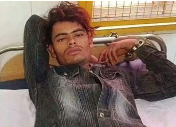 पुलिस मुठभेड़ में पकड़ा गया शातिर चोर मथुरा जिला अस्पताल से पुलिस को चकमा देकर हुआ फरार, दो सिपाही निलंबित | New India Times