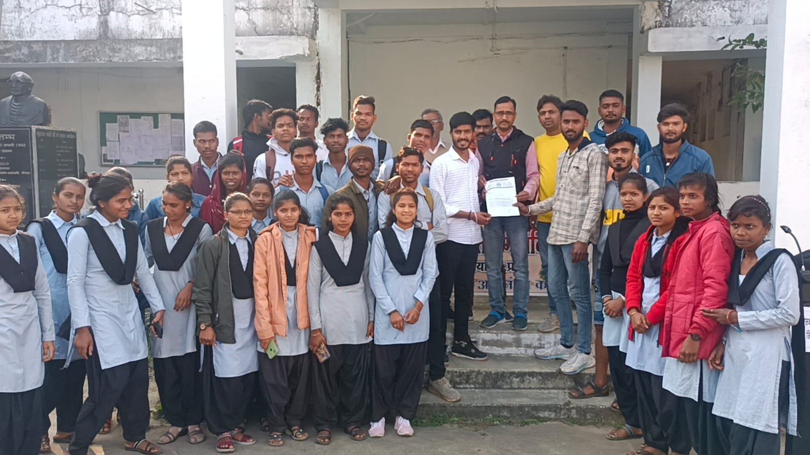 तहसील की दहलीज पर पहुंच एनएसयूआई संगठन ने रख दी मांग, आंदोलन की दे दी चेतावनी | New India Times