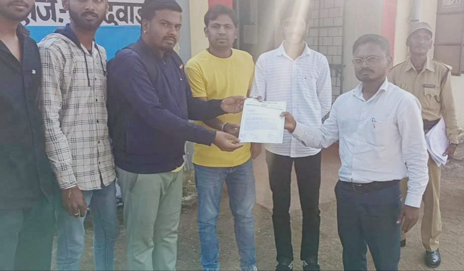 तहसील की दहलीज पर पहुंच एनएसयूआई संगठन ने रख दी मांग, आंदोलन की दे दी चेतावनी 2 तहसील की दहलीज पर पहुंच एनएसयूआई संगठन ने रख दी मांग, आंदोलन की दे दी चेतावनी | New India Times