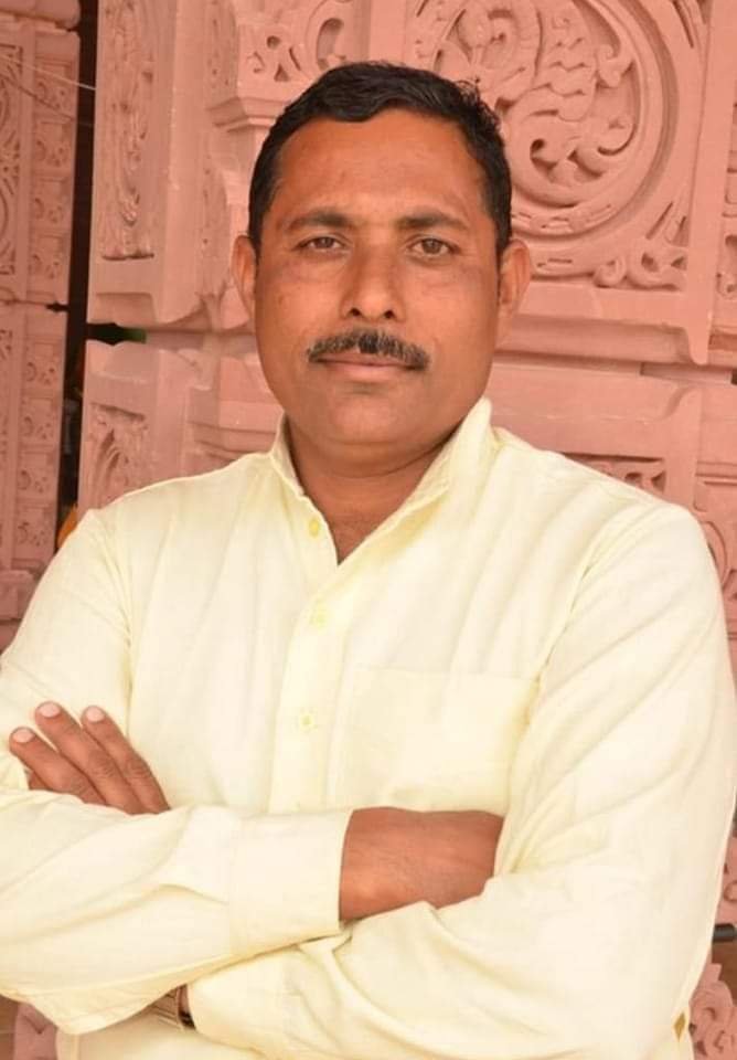 सडक के घटिया निर्माण का वीडियो वायरल करना युवक को पड़ा भारी, ठेकेदार अजय जैन पारस और एसडीओ ने दी झूठे केस में फंसाने और जान से मारने की धमकी, पुलिस ने किया मामला दर्ज | New India Times