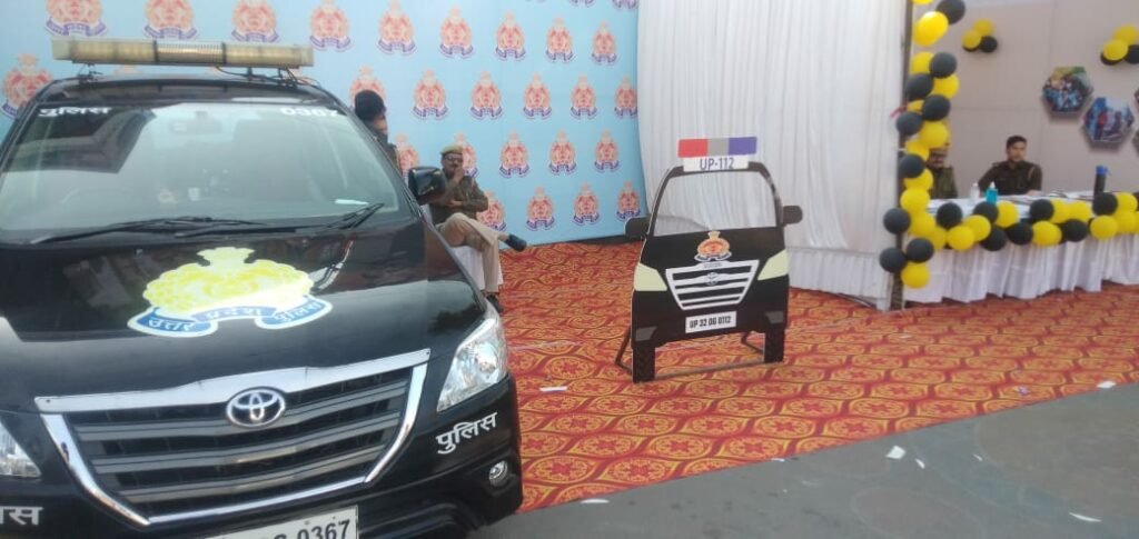 डायल 112 सेवा का प्रचार प्रसार करने तथा लोगों को इस सेवा से जोड़ने के लिए इलाइट चौराहे पर बूथ का एसएसपी राजेश एस ने फीता काटकर किया उद्घाटन | New India Times