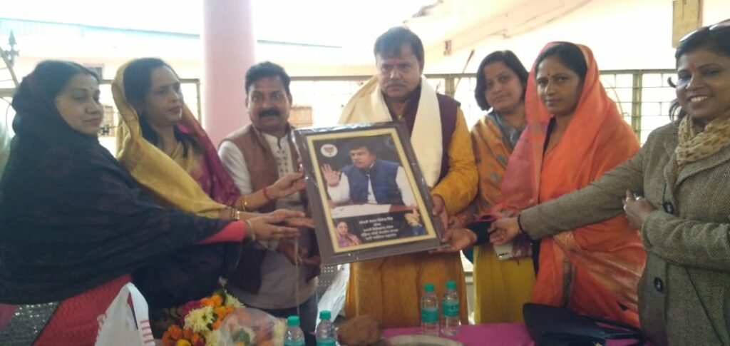 हर वर्ष की भांति इस वर्ष भी श्रीमती चेतना जितेंद्र सिंह तोमर के द्वारा कुष्ठ आश्रम ग्वालियर में कंबल एवं अन्य सामग्री का किया गया वितरण 2 हर वर्ष की भांति इस वर्ष भी श्रीमती चेतना जितेंद्र सिंह तोमर के द्वारा कुष्ठ आश्रम ग्वालियर में कंबल एवं अन्य सामग्री का किया गया वितरण | New India Times