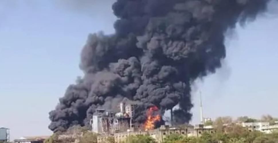 इगतपुरी के जिंदल कंपनी की एक पॉली फिल्म फैक्ट्री के रिएक्टर प्लांट में विस्फोट, 4 व्यक्तियों की मौत, 17 से अधिक लोग घायल | New India Times