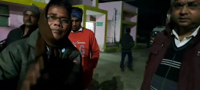 बिजुआ काण्ड में 7 स्वास्थ्य कर्मचारियों पर मुकदमा दर्ज, 5 गिरफ्तार, स्वास्थ्य कर्मचारियों ने मीडिया कर्मी व मरीज के तीमारदारों से की थी अभद्रता व मारपीट | New India Times